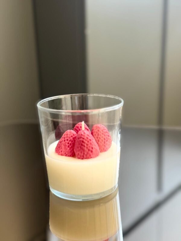 شمعة الفراولة🍓