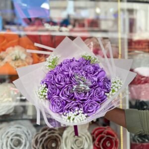 باقة ورد بألوان زاهية