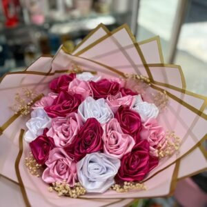 باقة ورد بألوان زاهية