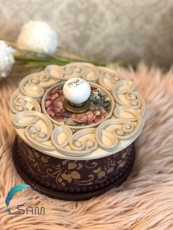 صندوق خشبي