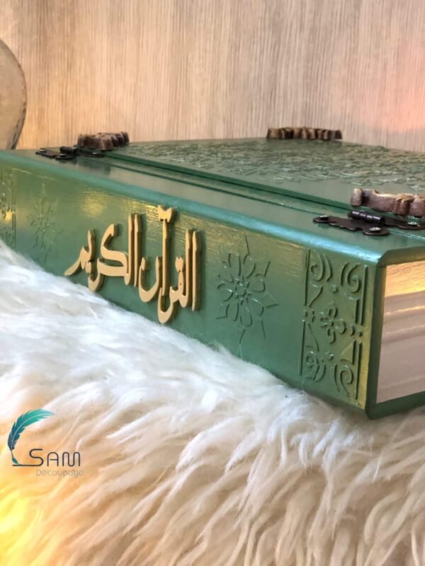 ⁦كتاب خشبي لحفظ القرآن الكريم⁩ - الصورة ⁦2⁩